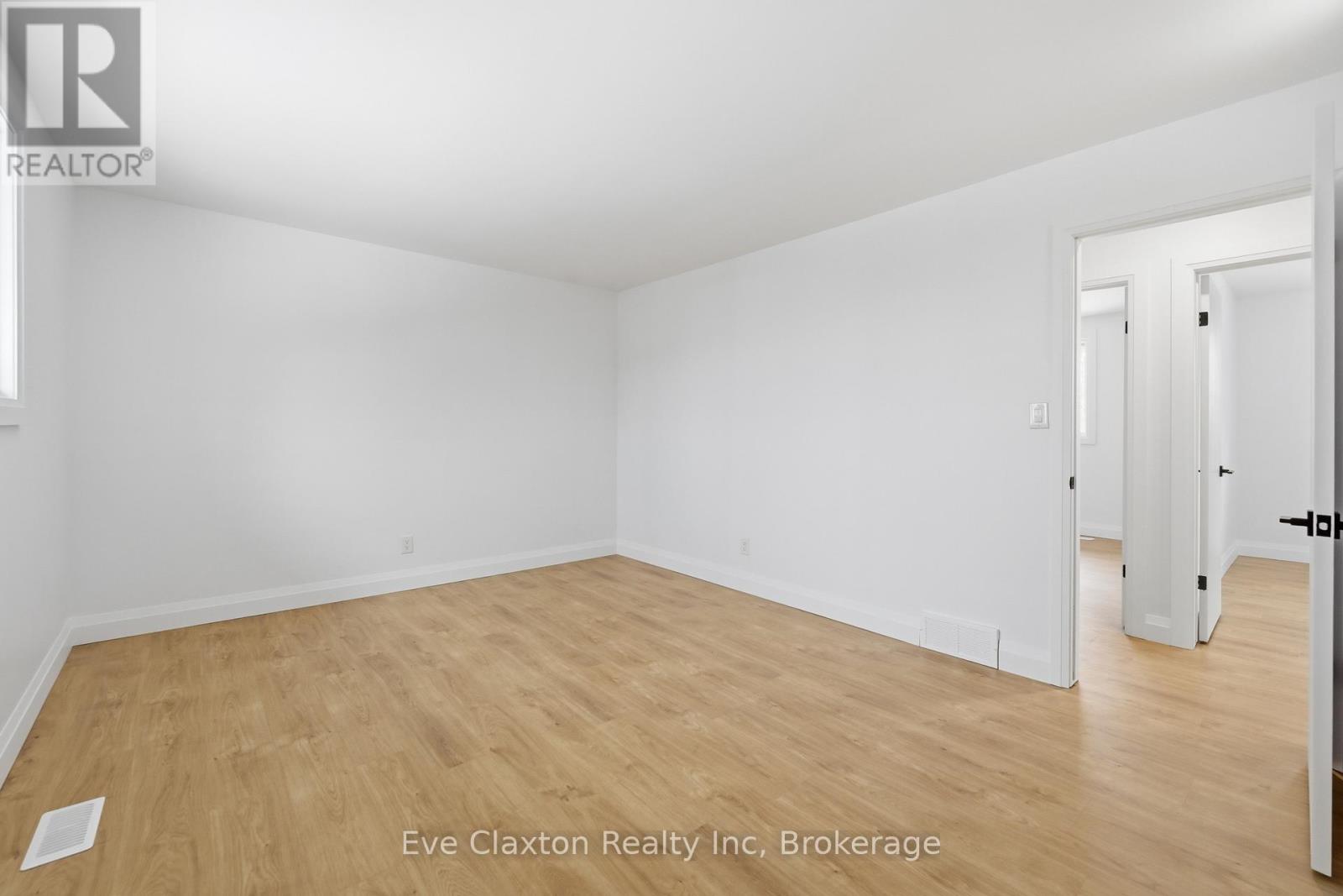 50 Sherwood Forest Trail, Welland, Ontario  L3C 5X6 - Photo 35 - X12807560