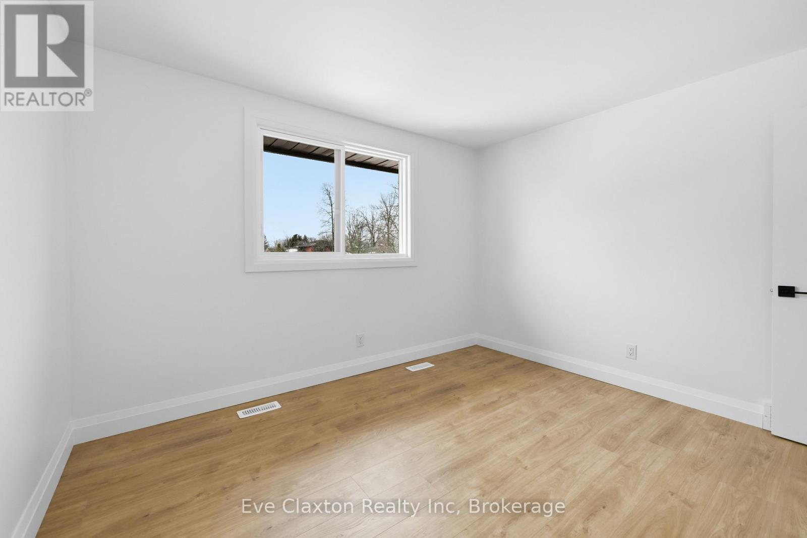 50 Sherwood Forest Trail, Welland, Ontario  L3C 5X6 - Photo 33 - X12807560