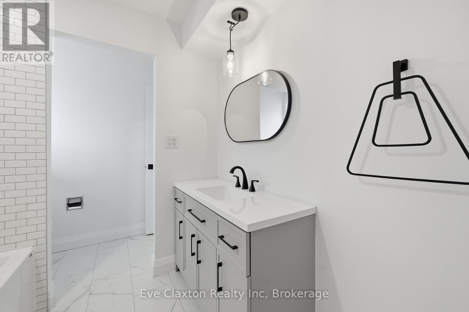 50 Sherwood Forest Trail, Welland, Ontario  L3C 5X6 - Photo 39 - X12807560