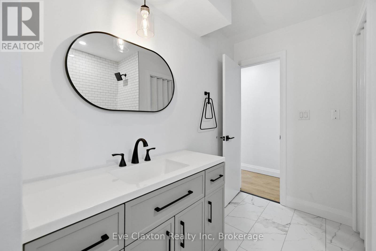 50 Sherwood Forest Trail, Welland, Ontario  L3C 5X6 - Photo 37 - X12807560