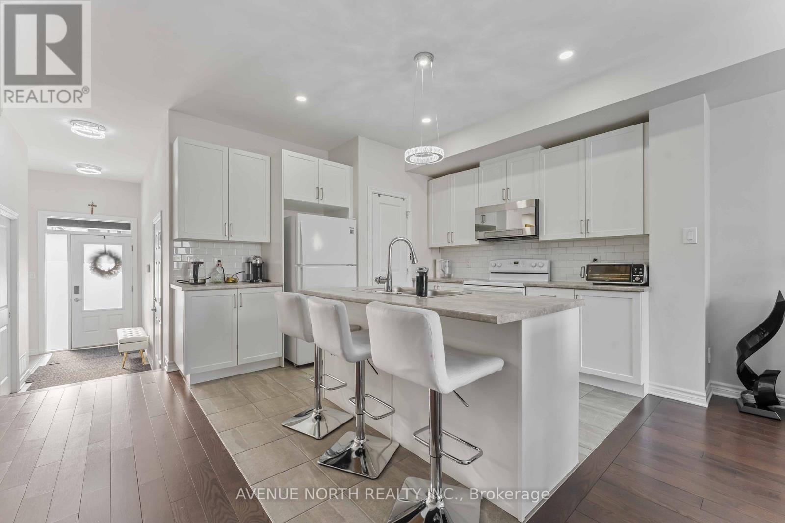 320 Grackle Street, Ottawa, Ontario  K1X 0G6 - Photo 14 - X12830814