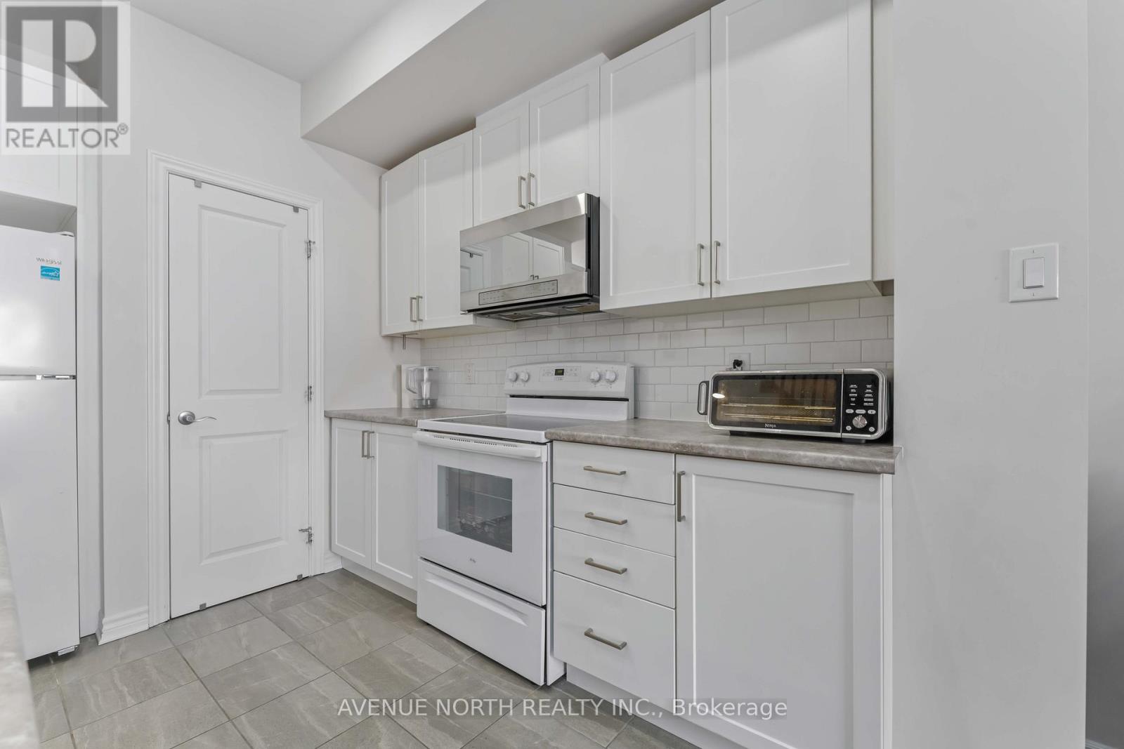 320 Grackle Street, Ottawa, Ontario  K1X 0G6 - Photo 16 - X12830814