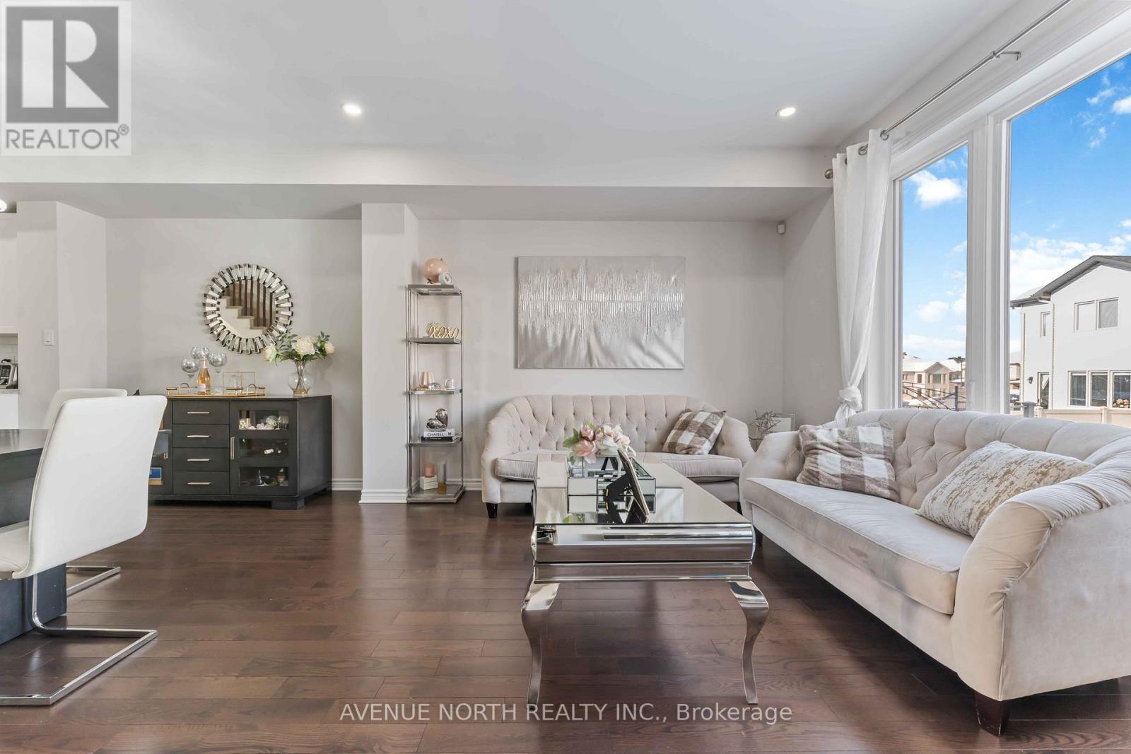 320 Grackle Street, Ottawa, Ontario  K1X 0G6 - Photo 6 - X12830814