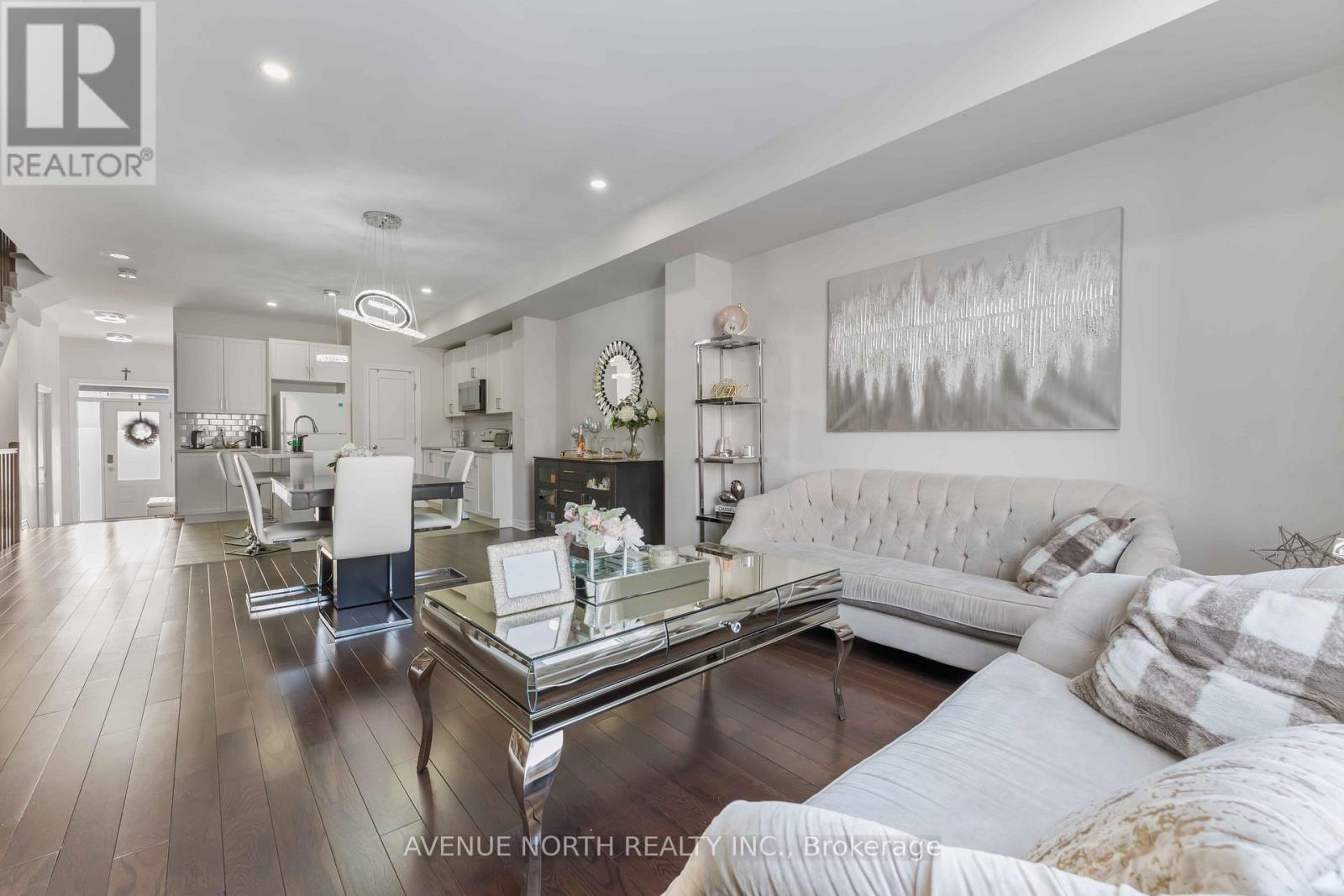 320 Grackle Street, Ottawa, Ontario  K1X 0G6 - Photo 7 - X12830814