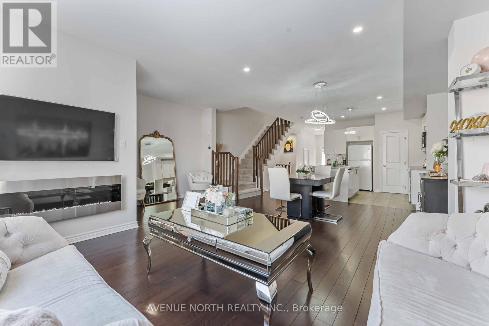 320 Grackle Street, Ottawa, Ontario  K1X 0G6 - Photo 8 - X12830814