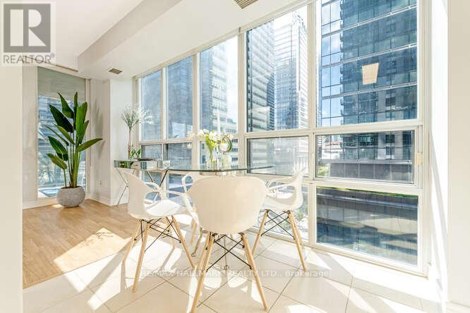 706 - 30 Grand Trunk Crescent, Toronto, Ontario M5J 3A4 - Photo 12 - C12830802