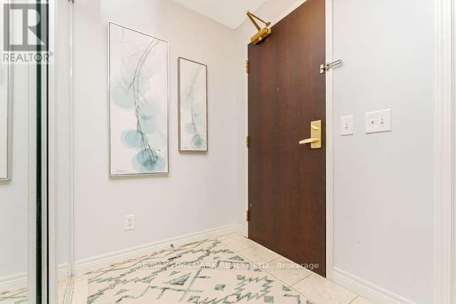 706 - 30 Grand Trunk Crescent, Toronto, Ontario M5J 3A4 - Photo 2 - C12830802