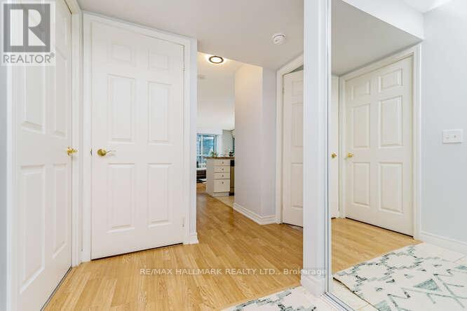 706 - 30 Grand Trunk Crescent, Toronto, Ontario M5J 3A4 - Photo 3 - C12830802