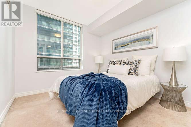 706 - 30 Grand Trunk Crescent, Toronto, Ontario M5J 3A4 - Photo 4 - C12830802