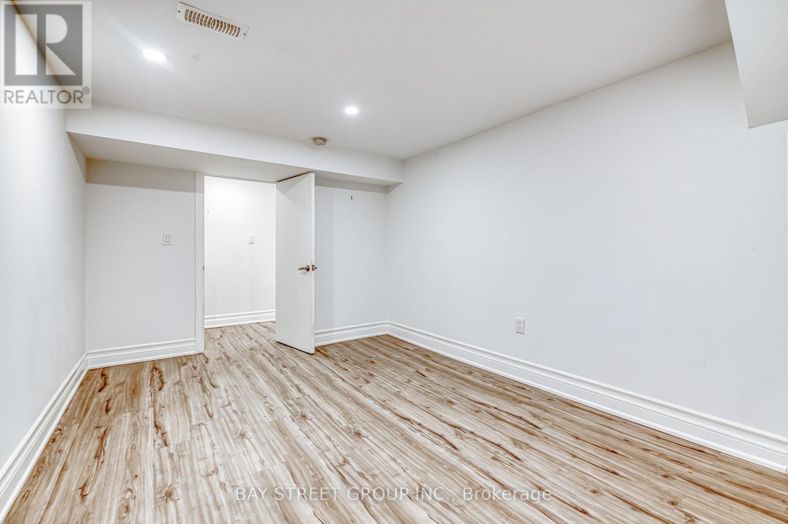 Bsmt - 99 Cherrywood Drive, Newmarket (Bristol-London), Ontario  L3Y 2X6 - Photo 16 - N12830824