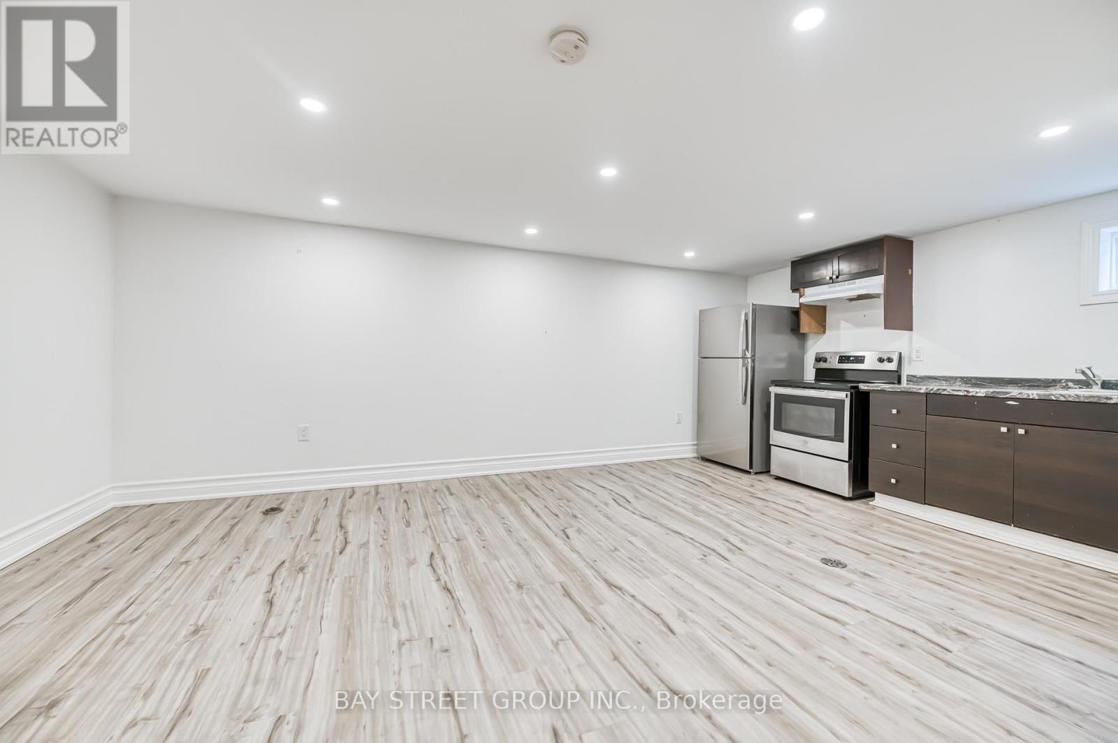 Bsmt - 99 Cherrywood Drive, Newmarket (Bristol-London), Ontario  L3Y 2X6 - Photo 4 - N12830824