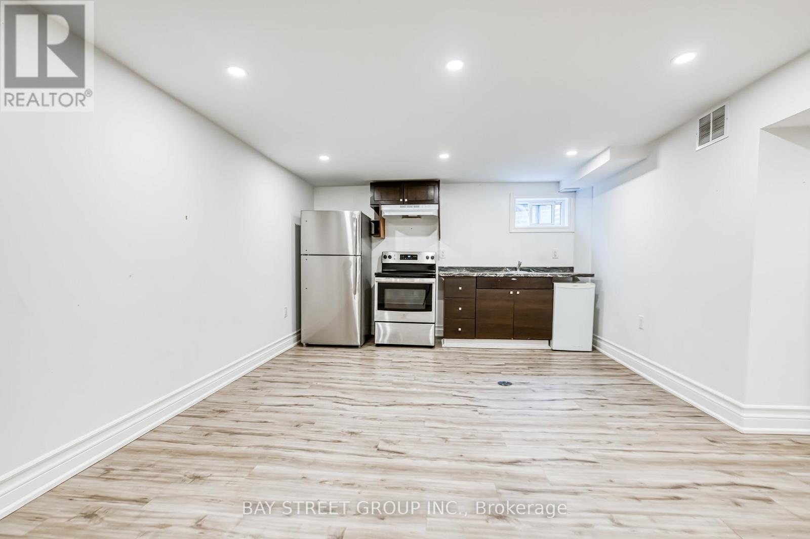 Bsmt - 99 Cherrywood Drive, Newmarket (Bristol-London), Ontario  L3Y 2X6 - Photo 6 - N12830824