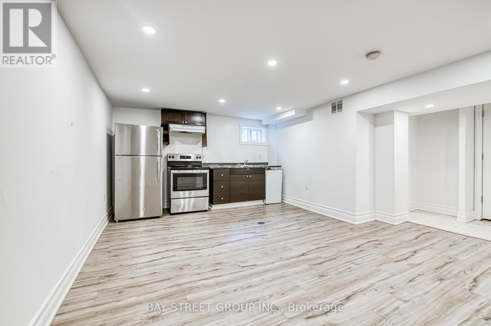 Bsmt - 99 Cherrywood Drive, Newmarket (Bristol-London), Ontario  L3Y 2X6 - Photo 7 - N12830824