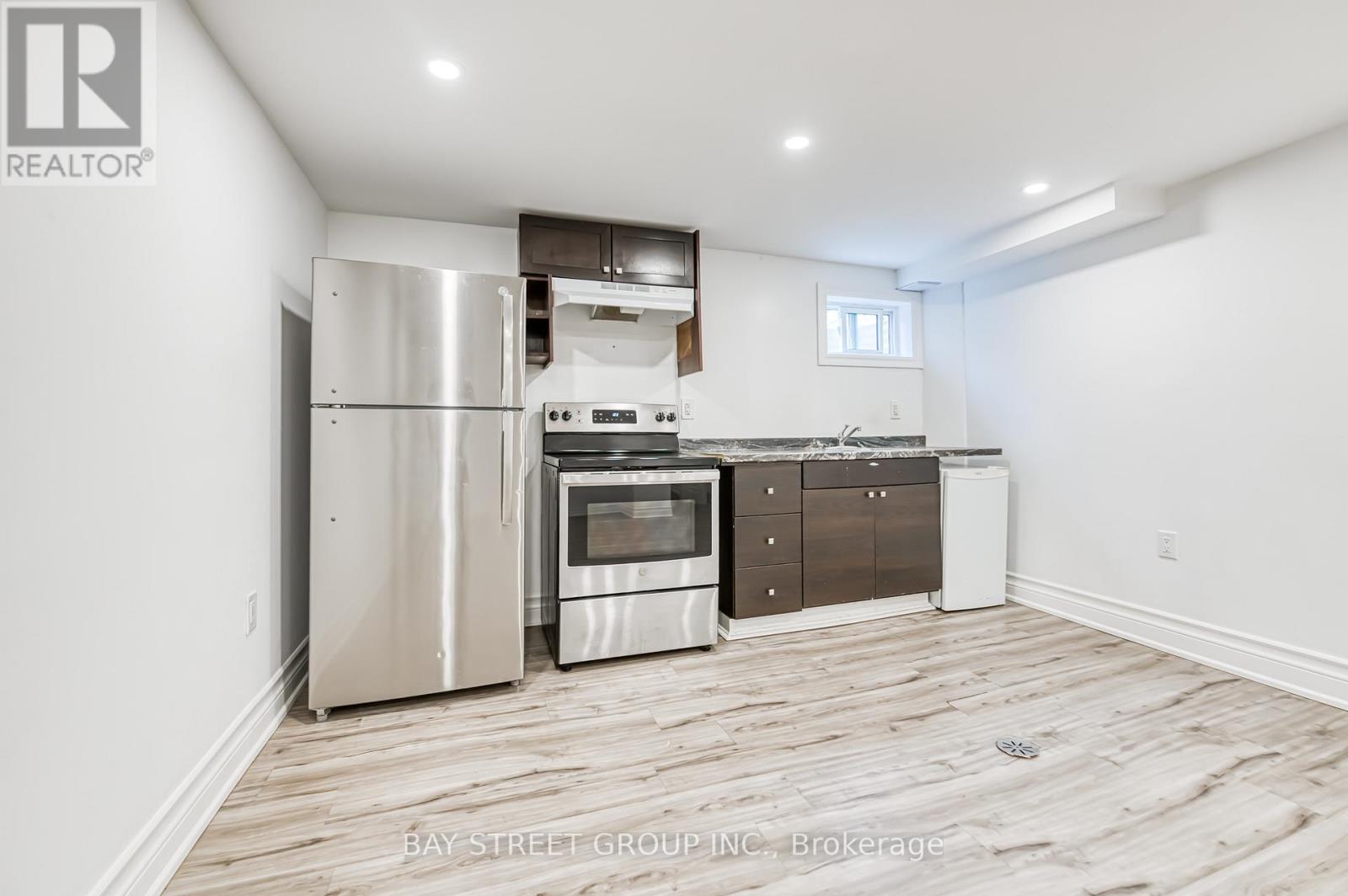 Bsmt - 99 Cherrywood Drive, Newmarket (Bristol-London), Ontario  L3Y 2X6 - Photo 8 - N12830824