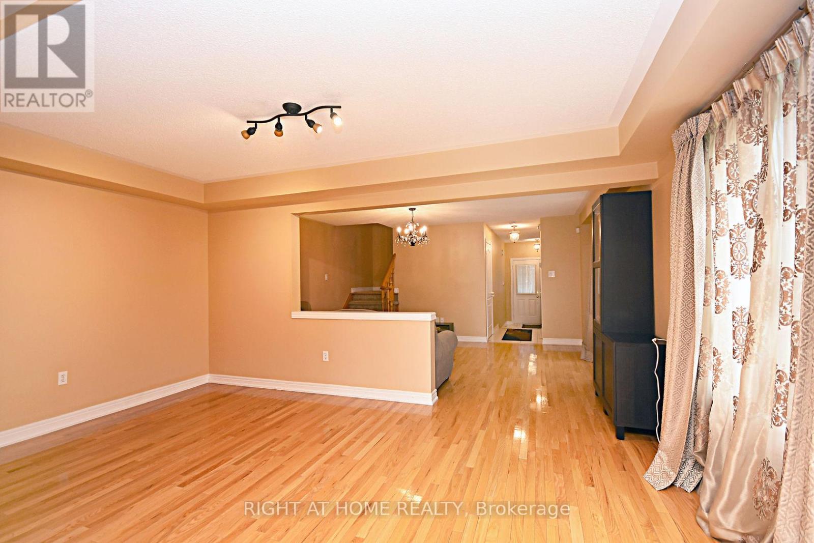 6612 Blackheath Ridge, Mississauga, Ontario  L5W 1Z7 - Photo 6 - W12830822