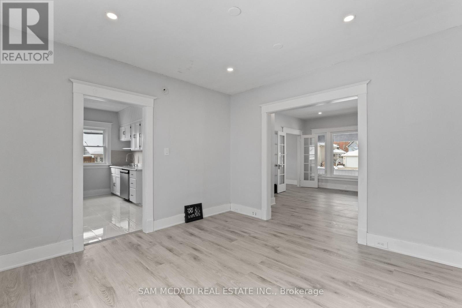 5810 Symmes Street, Niagara Falls, Ontario  L2G 2G3 - Photo 11 - X12830828