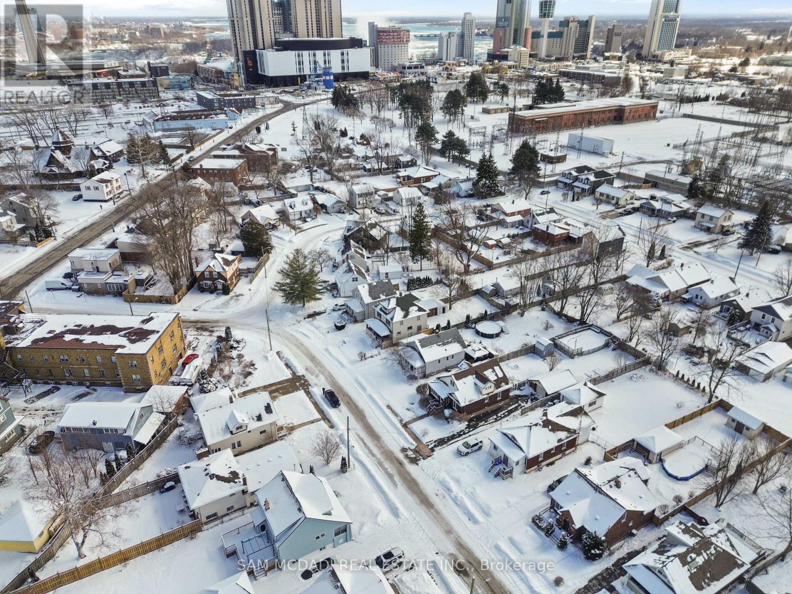 5810 Symmes Street, Niagara Falls, Ontario  L2G 2G3 - Photo 41 - X12830828