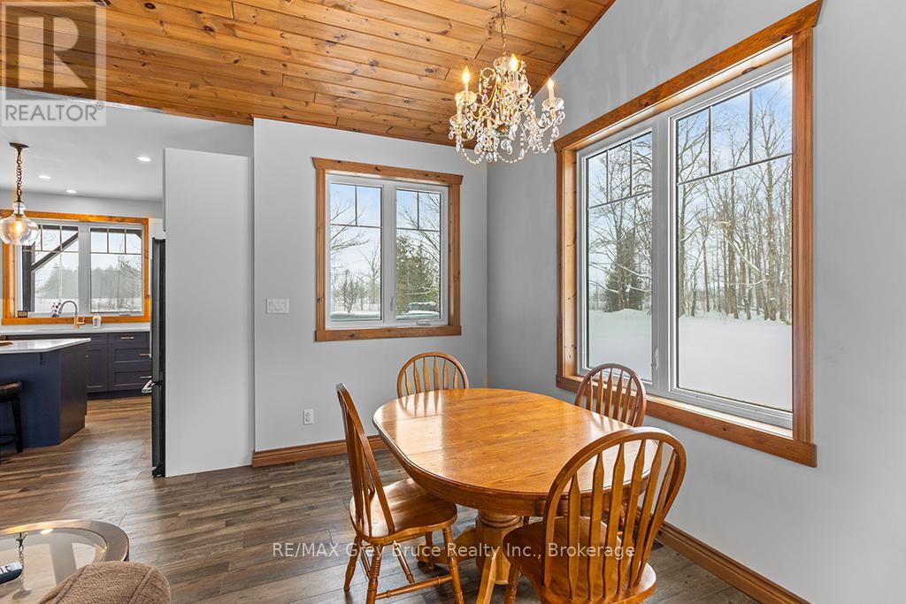 1379 West Road, Northern Bruce Peninsula, Ontario  N0H 1W0 - Photo 10 - X12526262