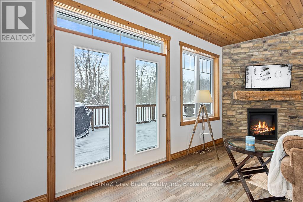 1379 West Road, Northern Bruce Peninsula, Ontario  N0H 1W0 - Photo 14 - X12526262