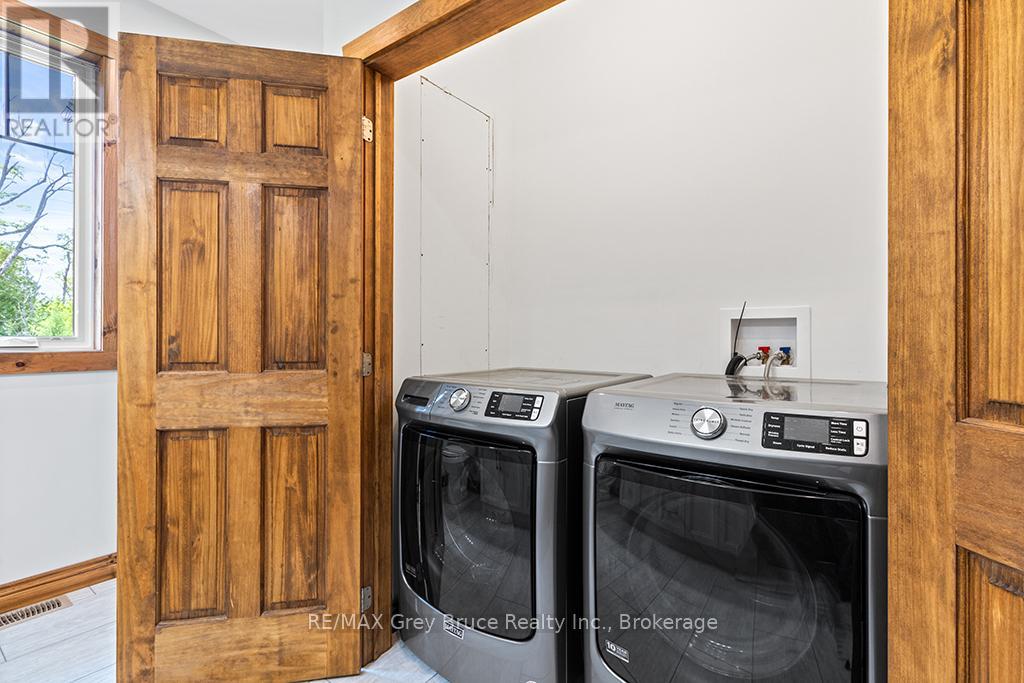 1379 West Road, Northern Bruce Peninsula, Ontario  N0H 1W0 - Photo 22 - X12526262