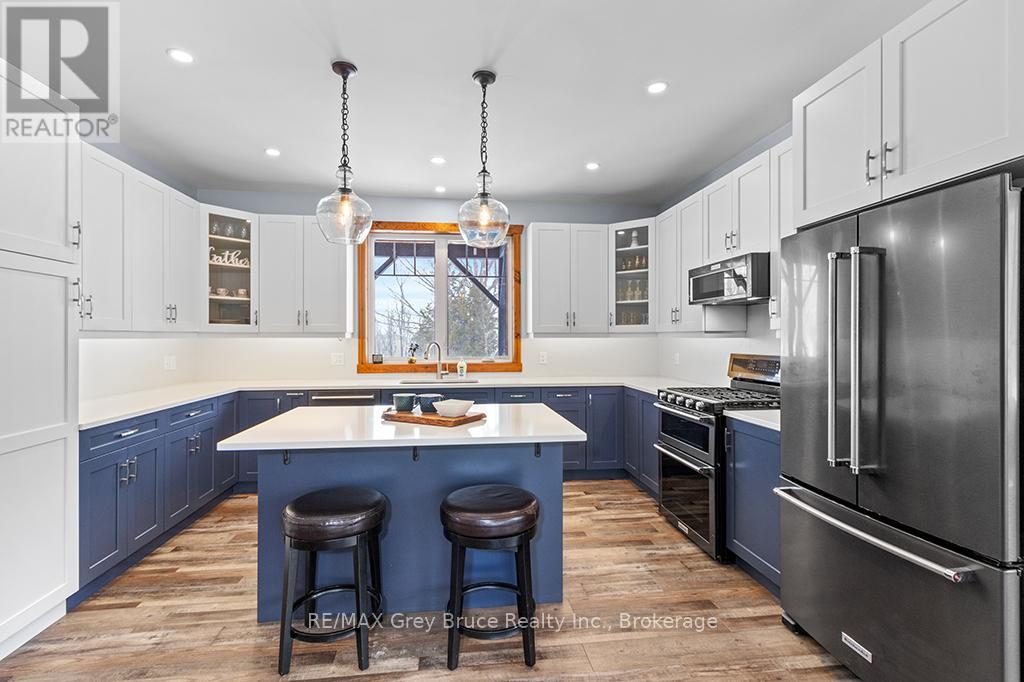 1379 West Road, Northern Bruce Peninsula, Ontario  N0H 1W0 - Photo 8 - X12526262