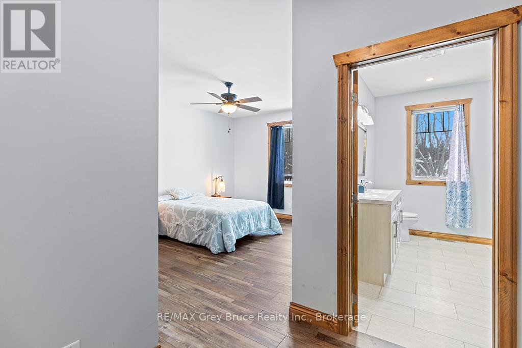 1379 West Road, Northern Bruce Peninsula, Ontario  N0H 1W0 - Photo 18 - X12526262