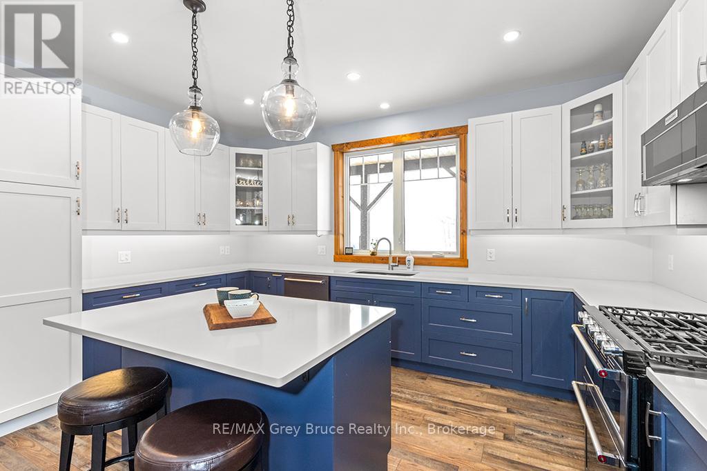 1379 West Road, Northern Bruce Peninsula, Ontario  N0H 1W0 - Photo 7 - X12526262