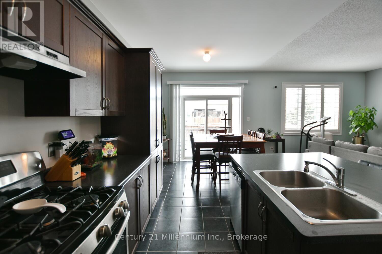 133 White Sands Way, Wasaga Beach, Ontario  L9Z 0C6 - Photo 19 - S12830922