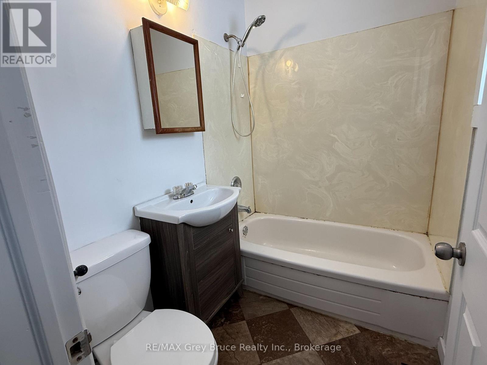 1308 7th A Avenue W, Owen Sound, Ontario N4K 5L9 - Photo 10 - X12830832