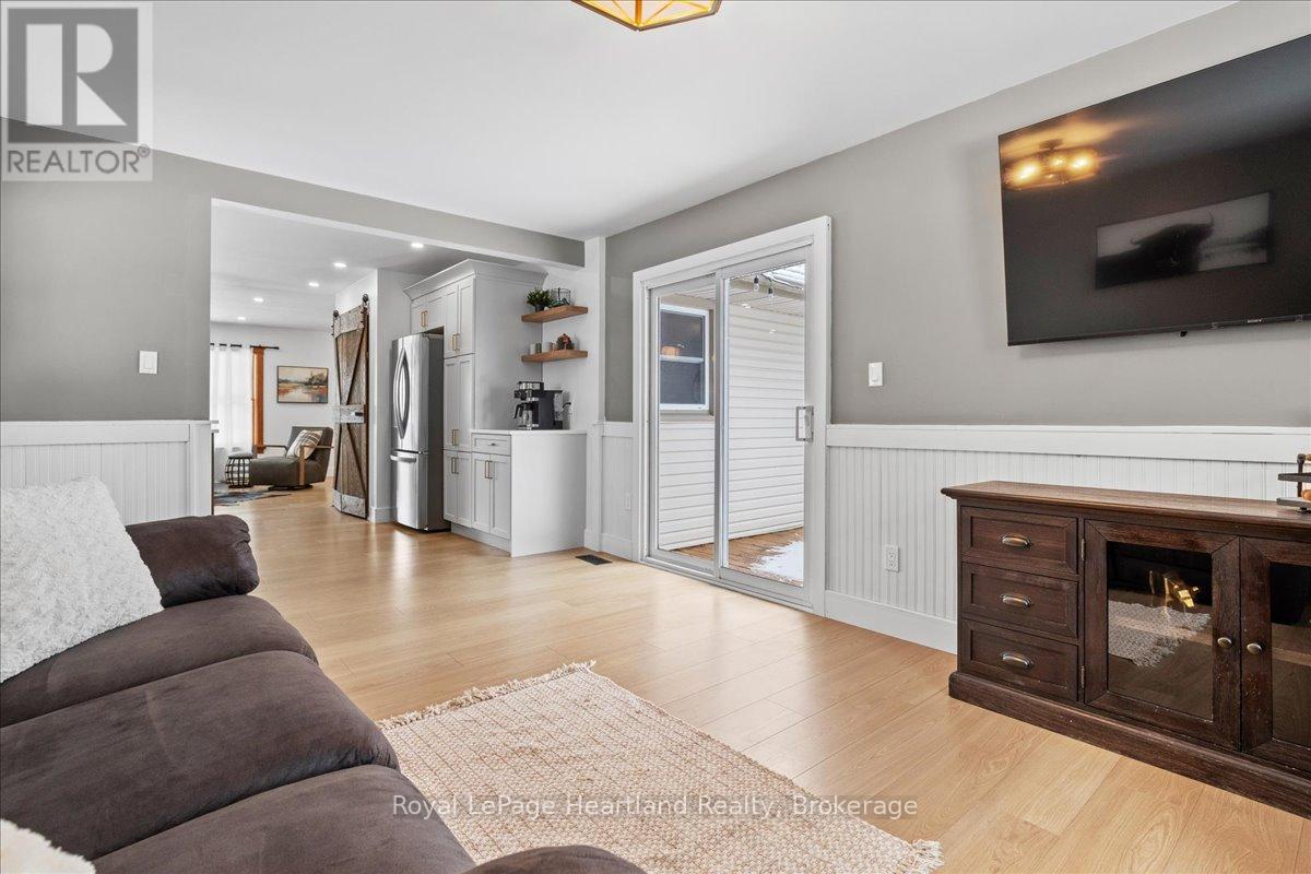 77 Chalk Street N, Huron East, Ontario  N0K 1W0 - Photo 16 - X12830850