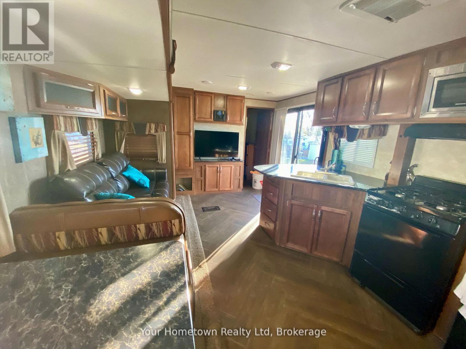 1647 Fir Place, Centre Wellington, Ontario  N1M 2W5 - Photo 3 - X12830896