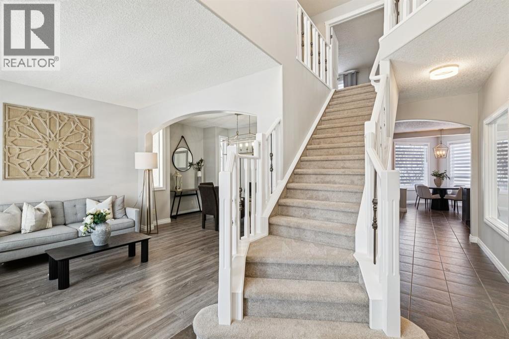 94 Discovery Ridge Way Sw, Calgary, Alberta  T3H 5G5 - Photo 2 - A2288888