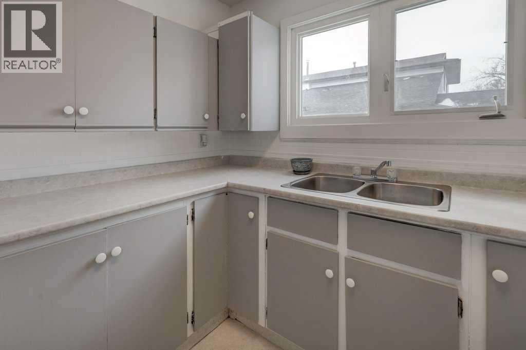 27 Castleglen Road Ne, Calgary, Alberta  T3J 1P2 - Photo 8 - A2289005