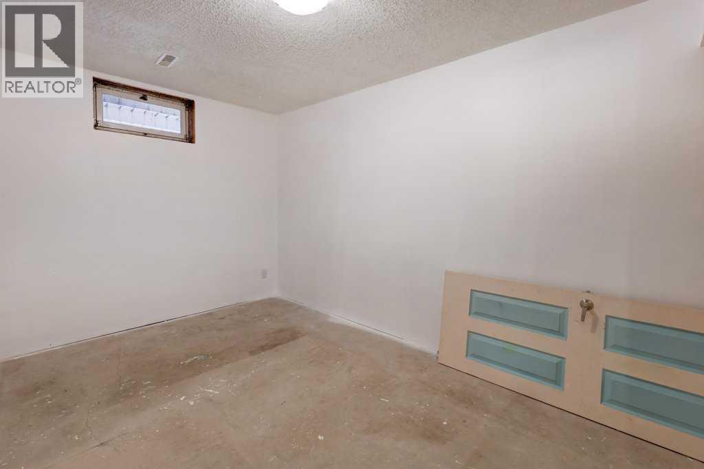 27 Castleglen Road Ne, Calgary, Alberta  T3J 1P2 - Photo 19 - A2289005