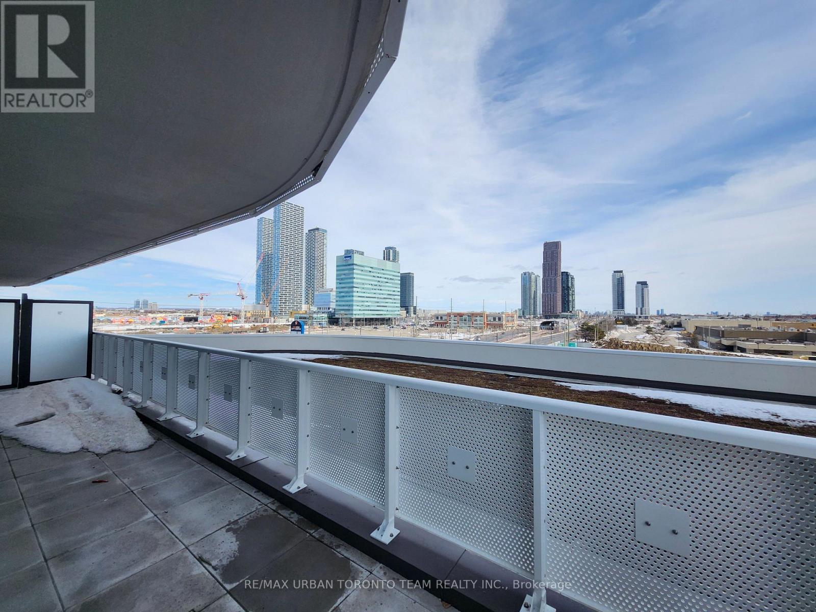 510 - 8 Interchange Way, Vaughan (Vaughan Corporate Centre), Ontario  L4K 5Z7 - Photo 6 - N12830860