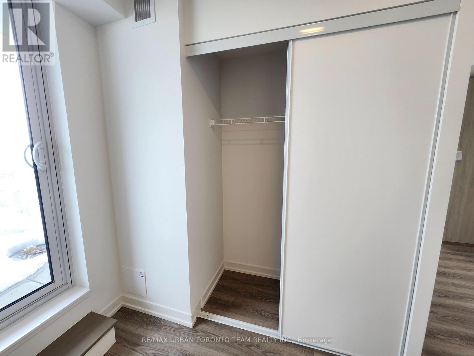 510 - 8 Interchange Way, Vaughan (Vaughan Corporate Centre), Ontario  L4K 5Z7 - Photo 7 - N12830860