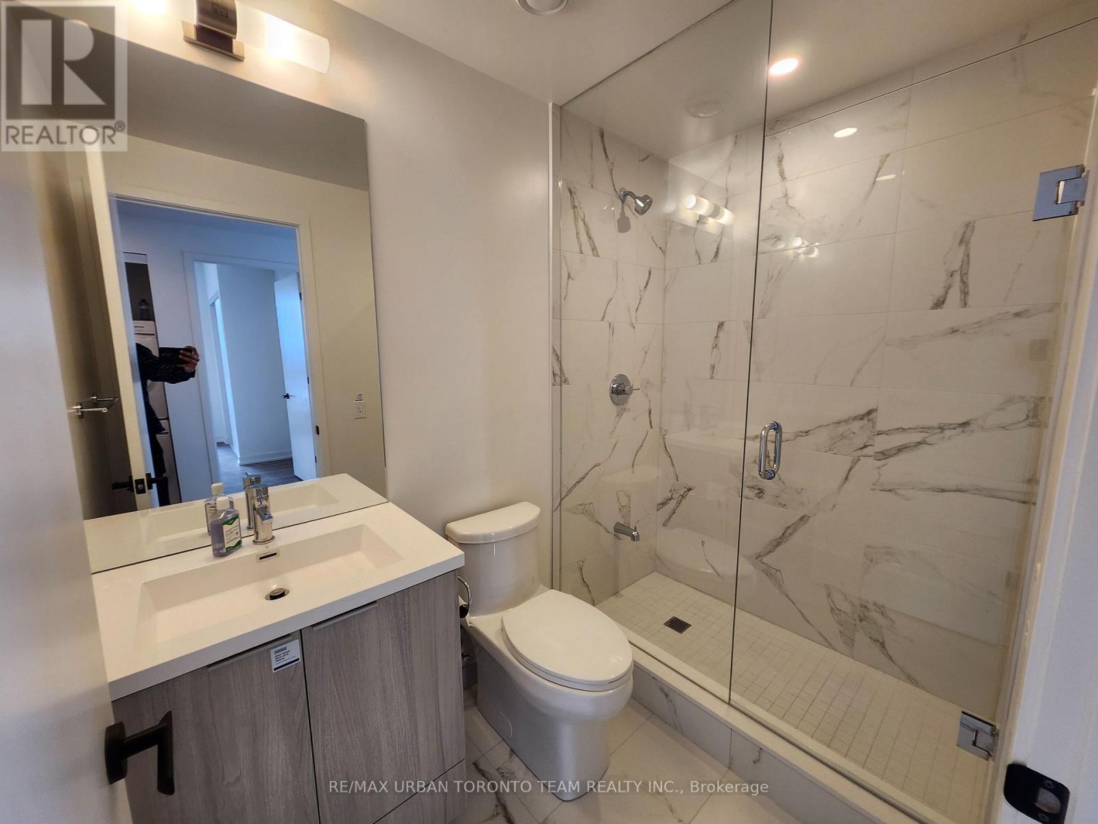 510 - 8 Interchange Way, Vaughan (Vaughan Corporate Centre), Ontario  L4K 5Z7 - Photo 9 - N12830860