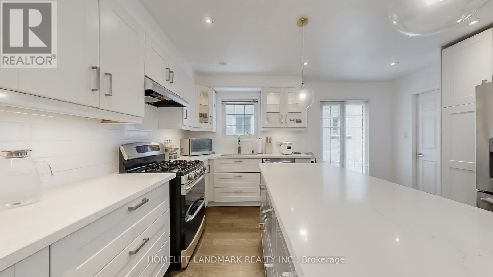 81 Stirling Crescent, Markham, Ontario  L3R 7J8 - Photo 10 - N12830866