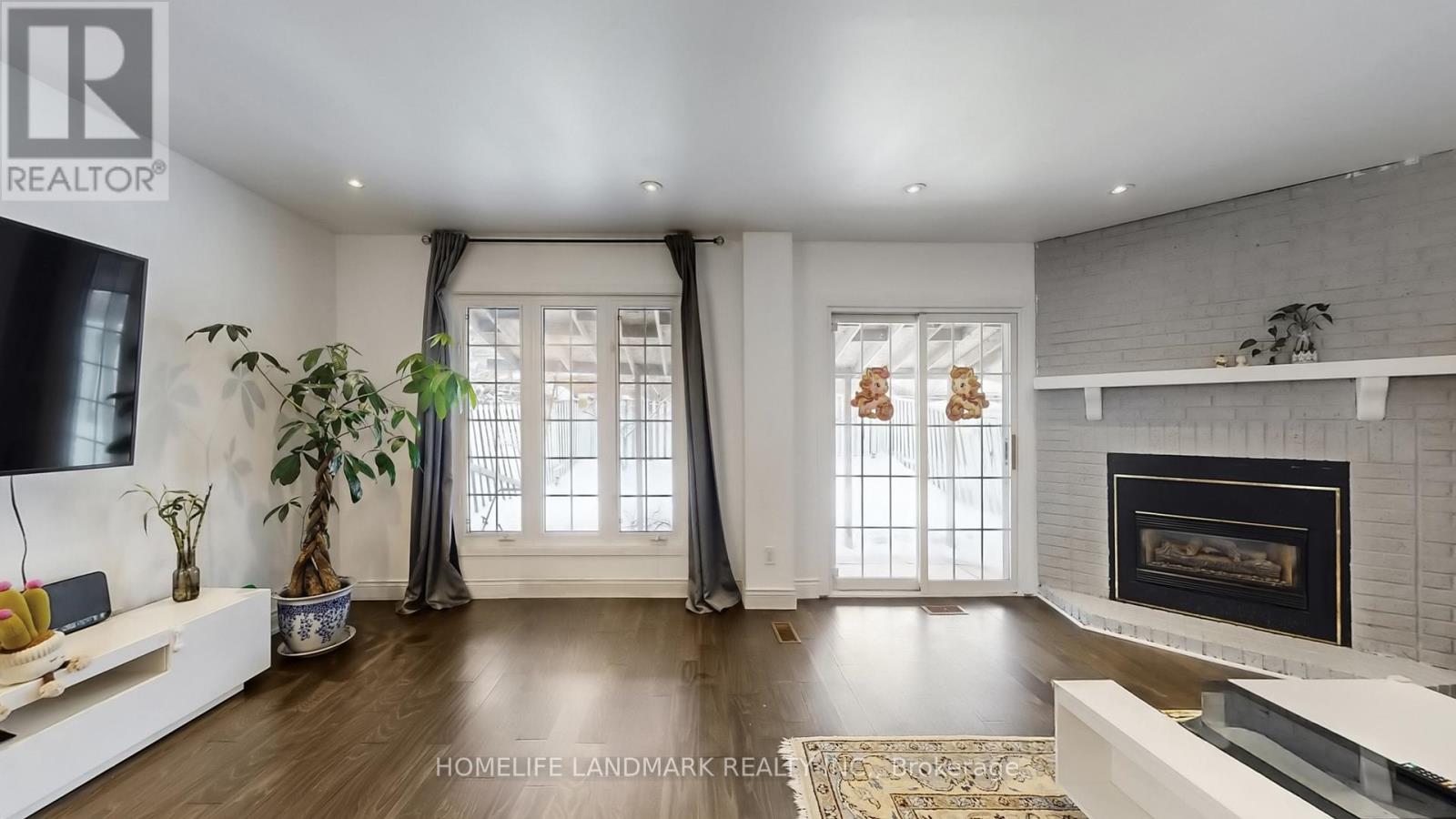 81 Stirling Crescent, Markham, Ontario  L3R 7J8 - Photo 2 - N12830866