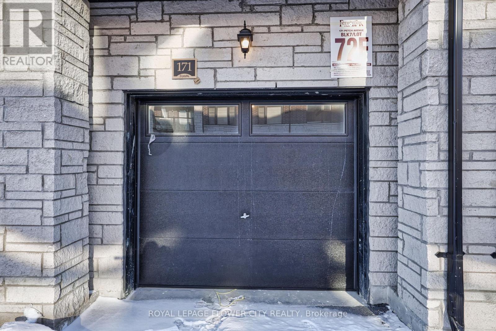 171 Petch Avenue E, Caledon, Ontario  L7C 4P3 - Photo 3 - W12825158