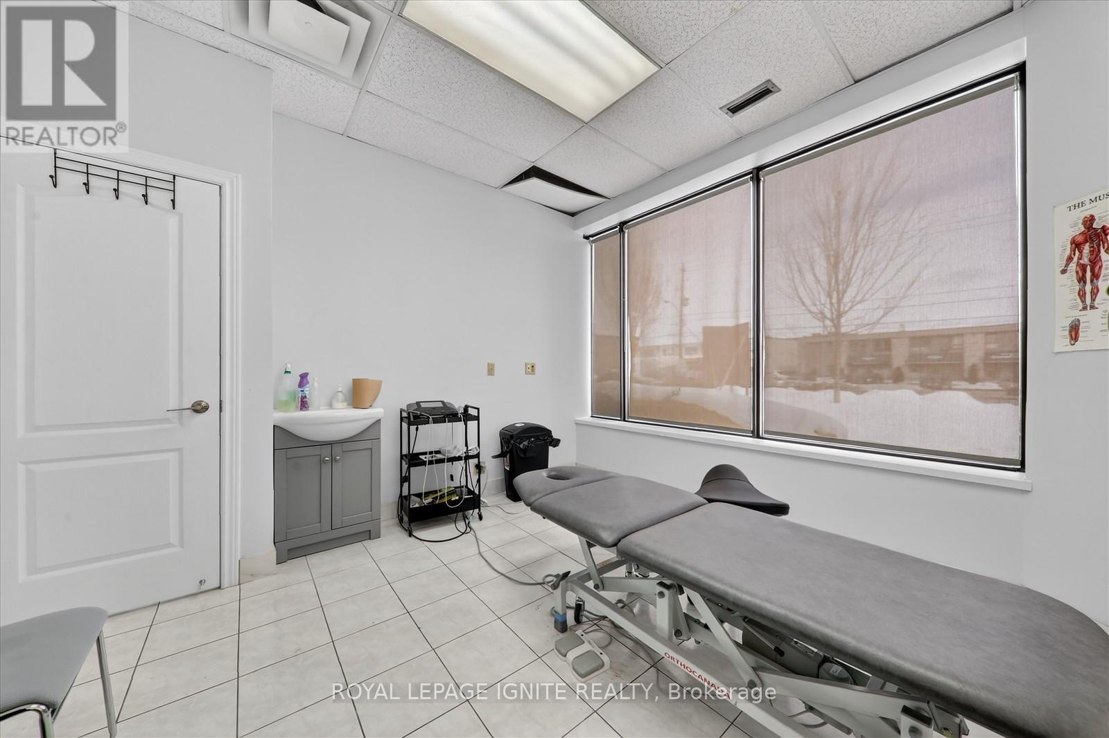 101 - 2978 Islington Avenue, Toronto, Ontario  M9L 2K6 - Photo 15 - W12830834