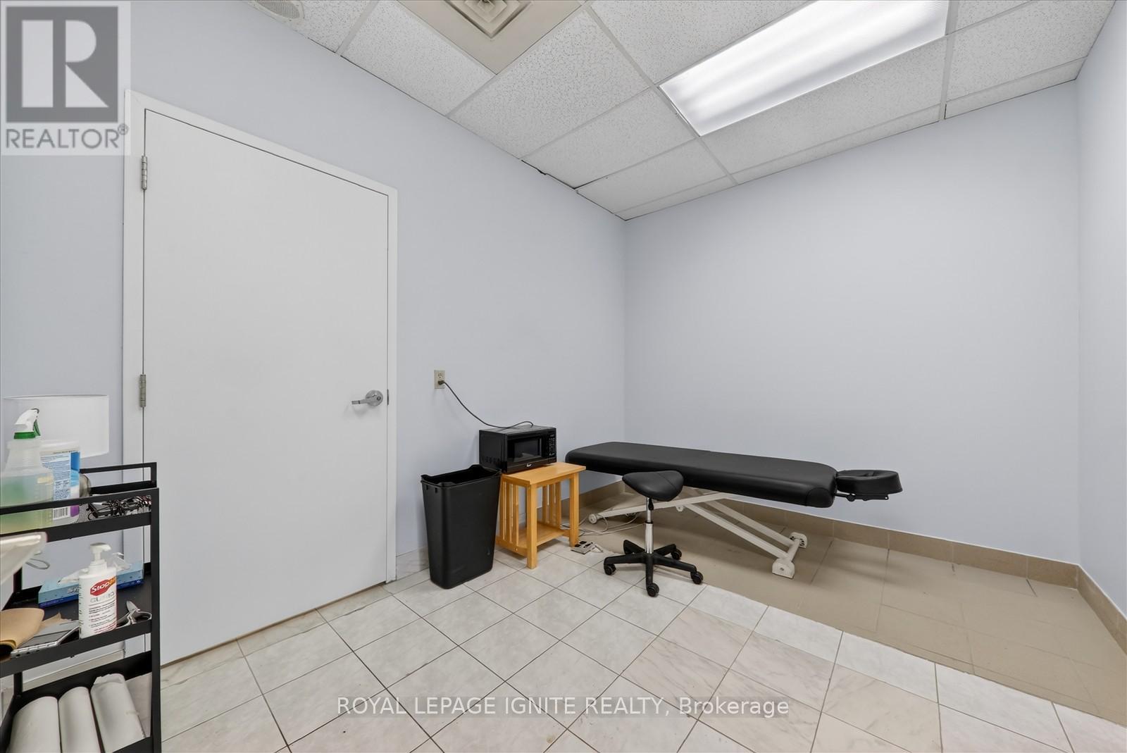 101 - 2978 Islington Avenue, Toronto, Ontario  M9L 2K6 - Photo 16 - W12830834