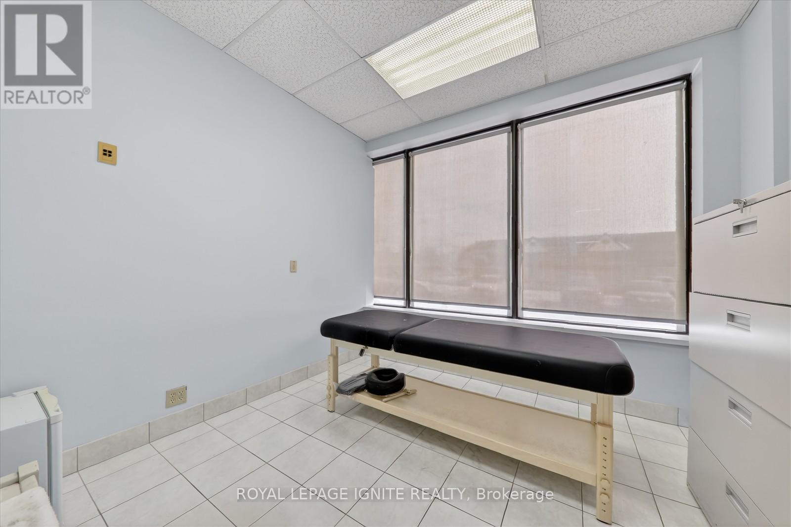 101 - 2978 Islington Avenue, Toronto, Ontario  M9L 2K6 - Photo 17 - W12830834