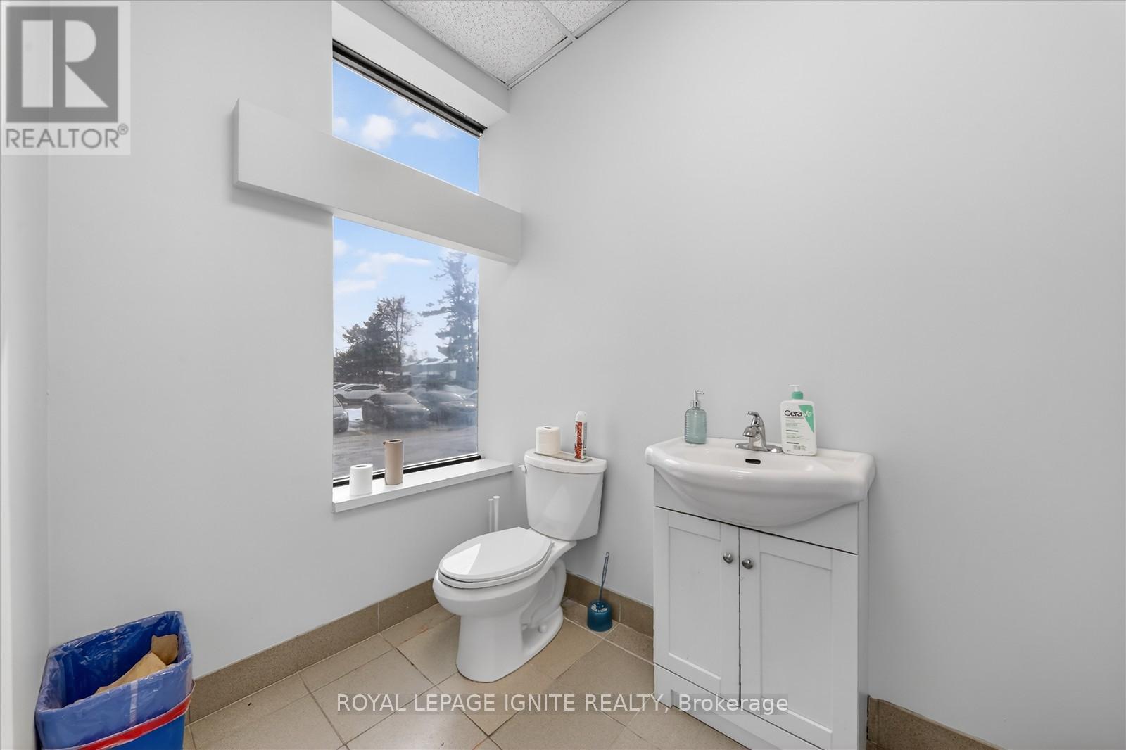 101 - 2978 Islington Avenue, Toronto, Ontario  M9L 2K6 - Photo 18 - W12830834