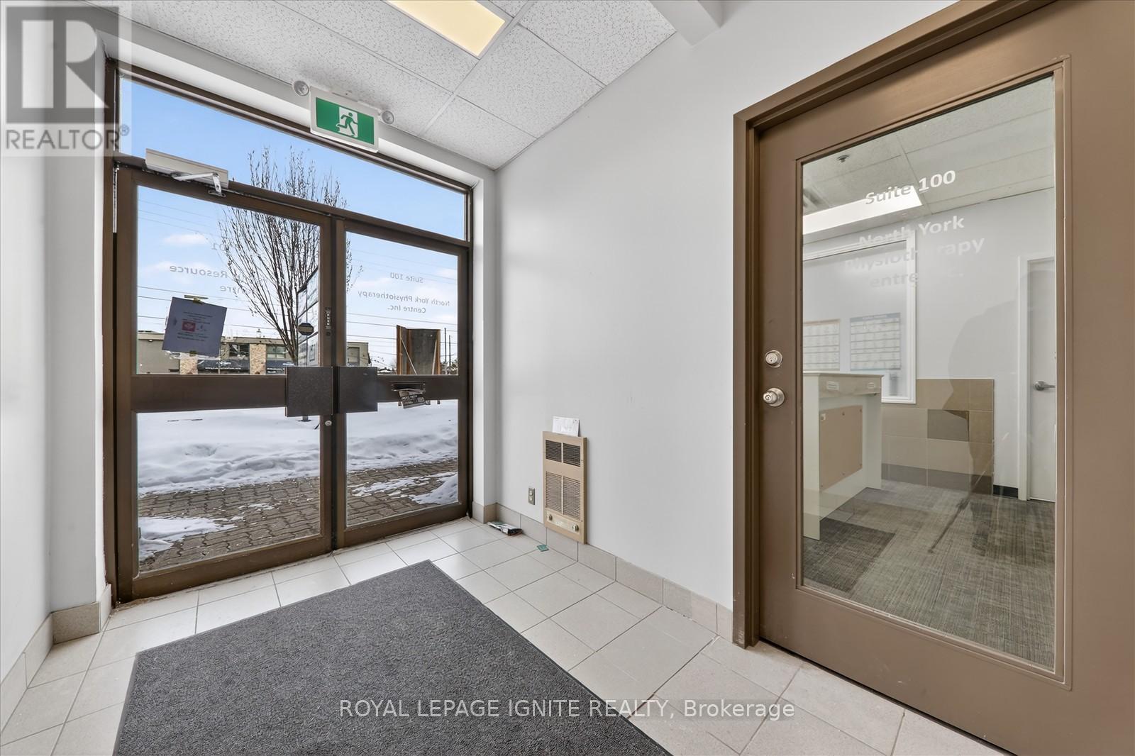 101 - 2978 Islington Avenue, Toronto, Ontario  M9L 2K6 - Photo 5 - W12830834