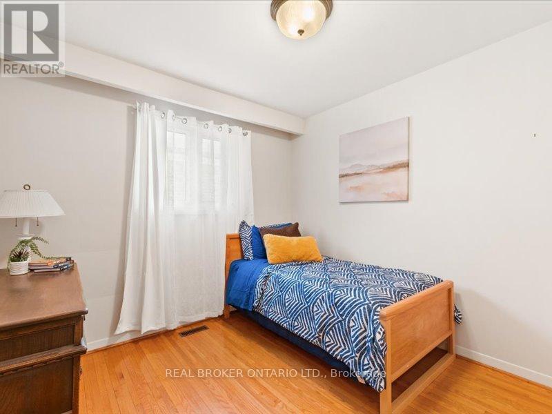 21 Hoover Crescent, Toronto, Ontario  M3N 1P4 - Photo 18 - W12830848