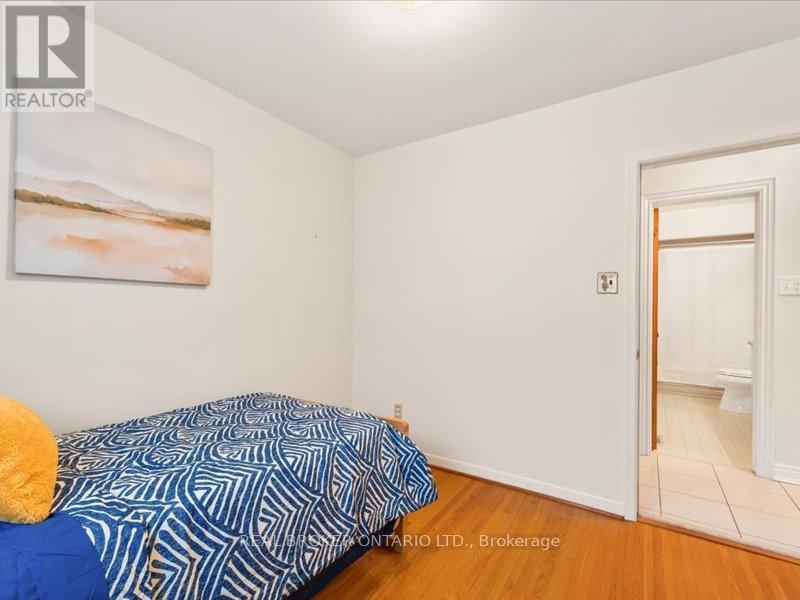 21 Hoover Crescent, Toronto, Ontario  M3N 1P4 - Photo 19 - W12830848