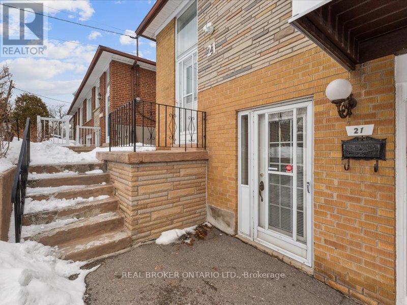 21 Hoover Crescent, Toronto, Ontario  M3N 1P4 - Photo 2 - W12830848