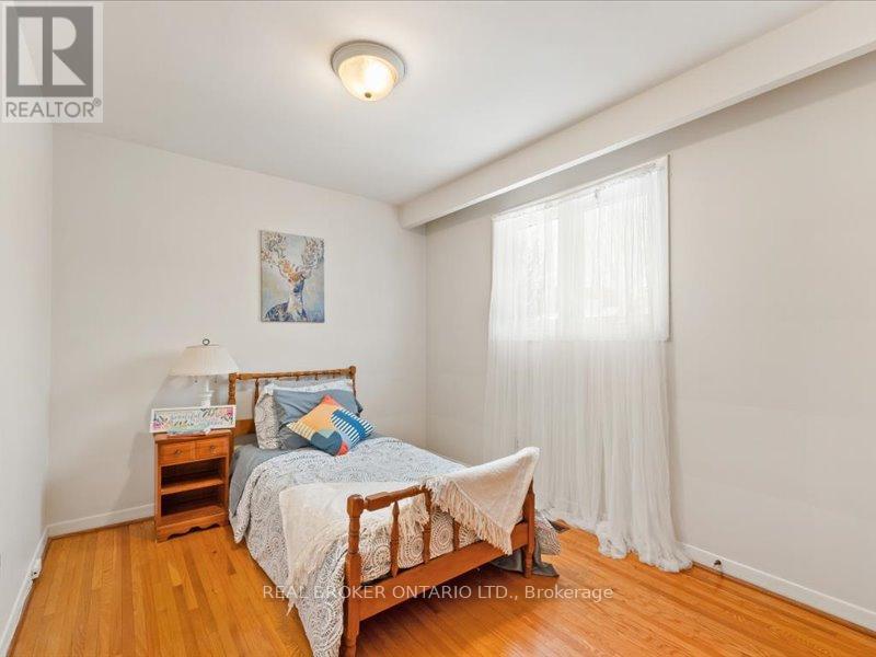 21 Hoover Crescent, Toronto, Ontario  M3N 1P4 - Photo 20 - W12830848