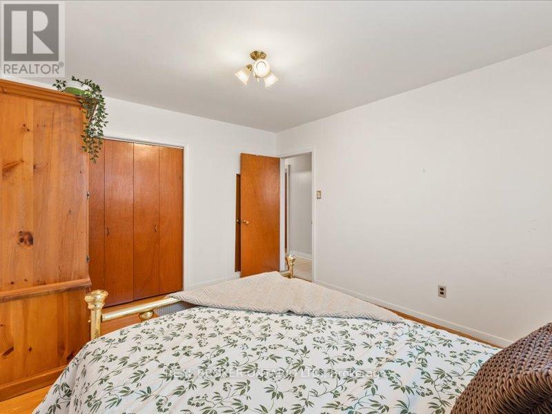 21 Hoover Crescent, Toronto, Ontario  M3N 1P4 - Photo 24 - W12830848